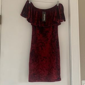 Boohoo NWT crushed red velvet bodycon dress